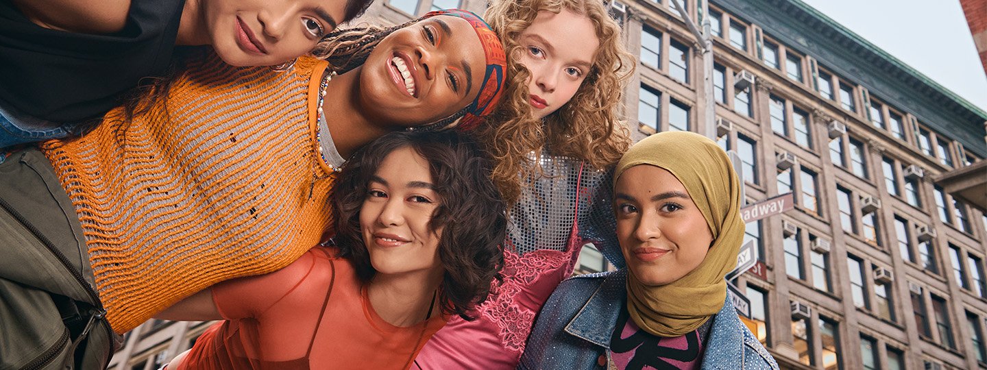 TREND SECTION DESKTOP 11zon