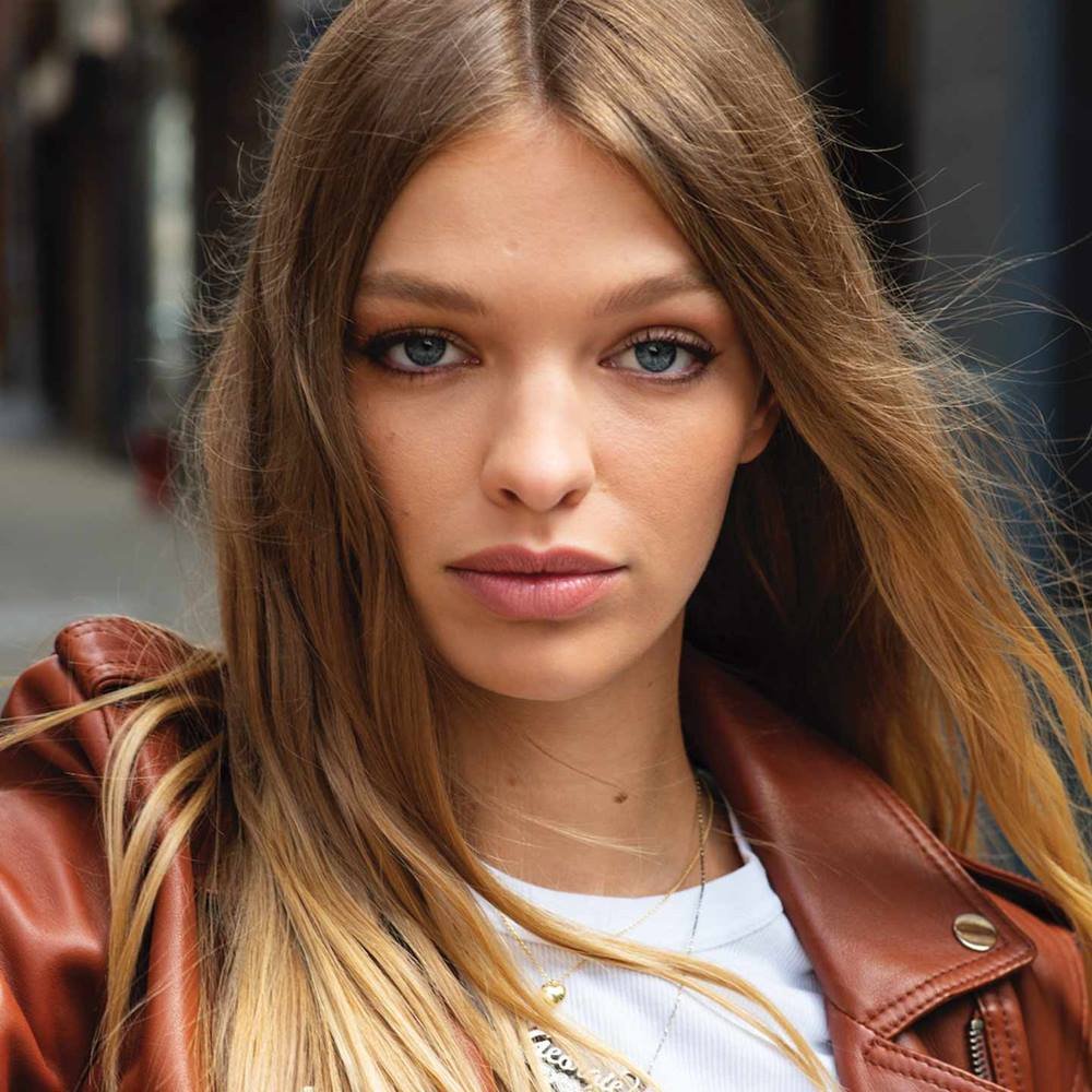 Modella Maybelline   Clare Crawford 