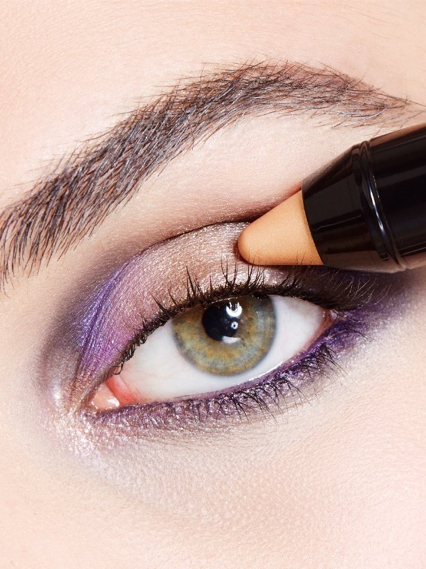 Mascara Maybelline Falsies push up angel look serata con le amiche step 2